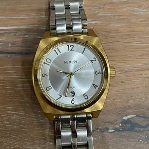 Nixon watch